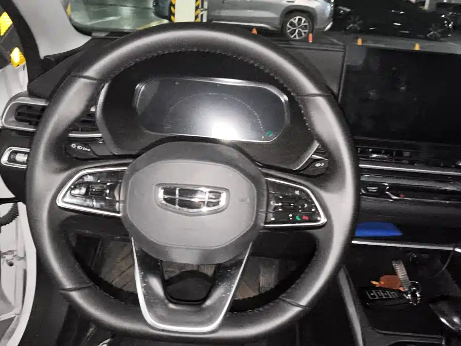 Geely Emgrand — миниатюра 15