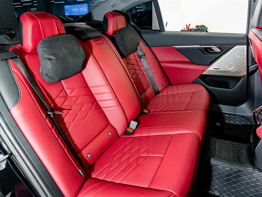 BMW 5 Series — миниатюра 24