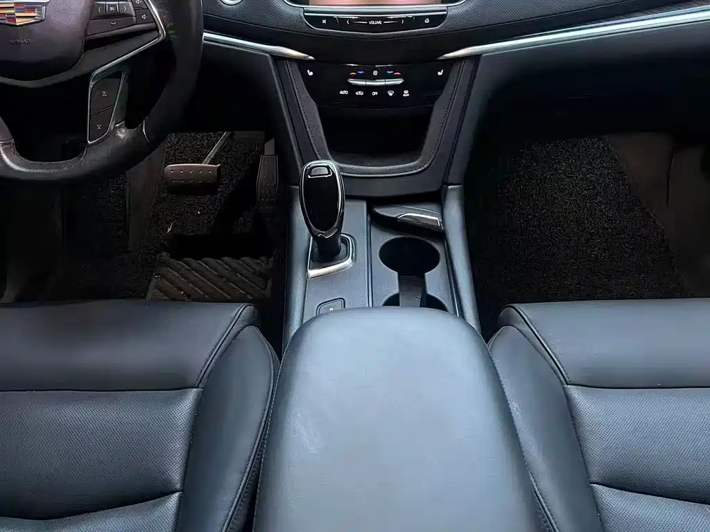 Cadillac XT5 — миниатюра 7