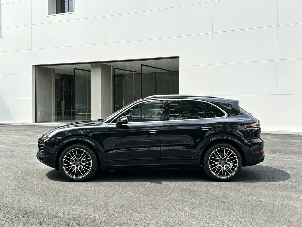 Porsche Cayenne — миниатюра 5