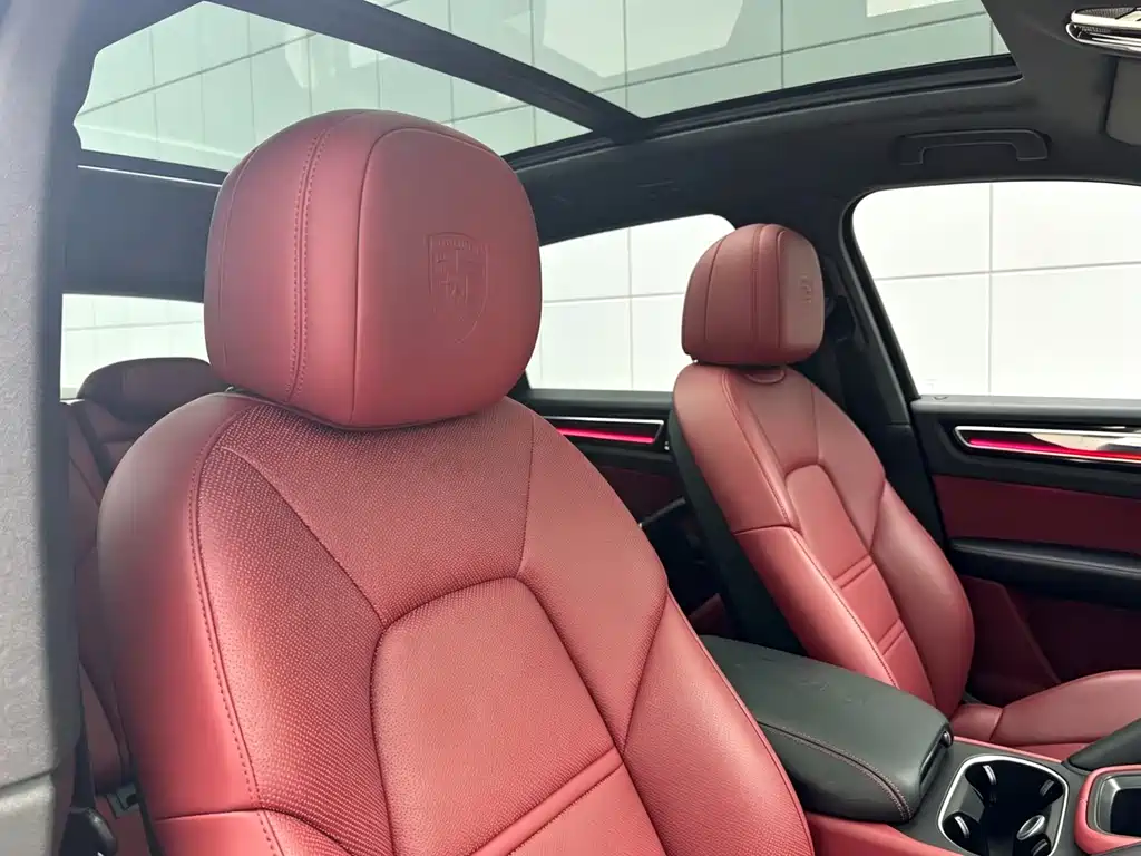 Porsche Cayenne — миниатюра 22