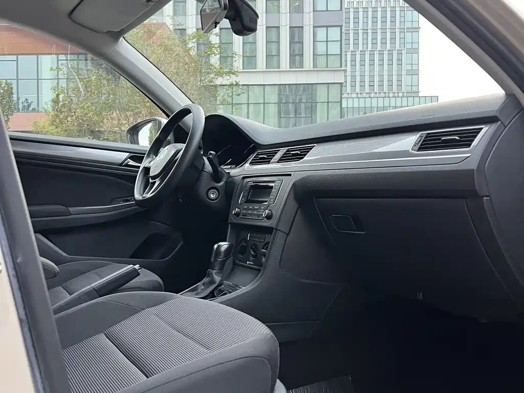 Volkswagen Bora — миниатюра 6