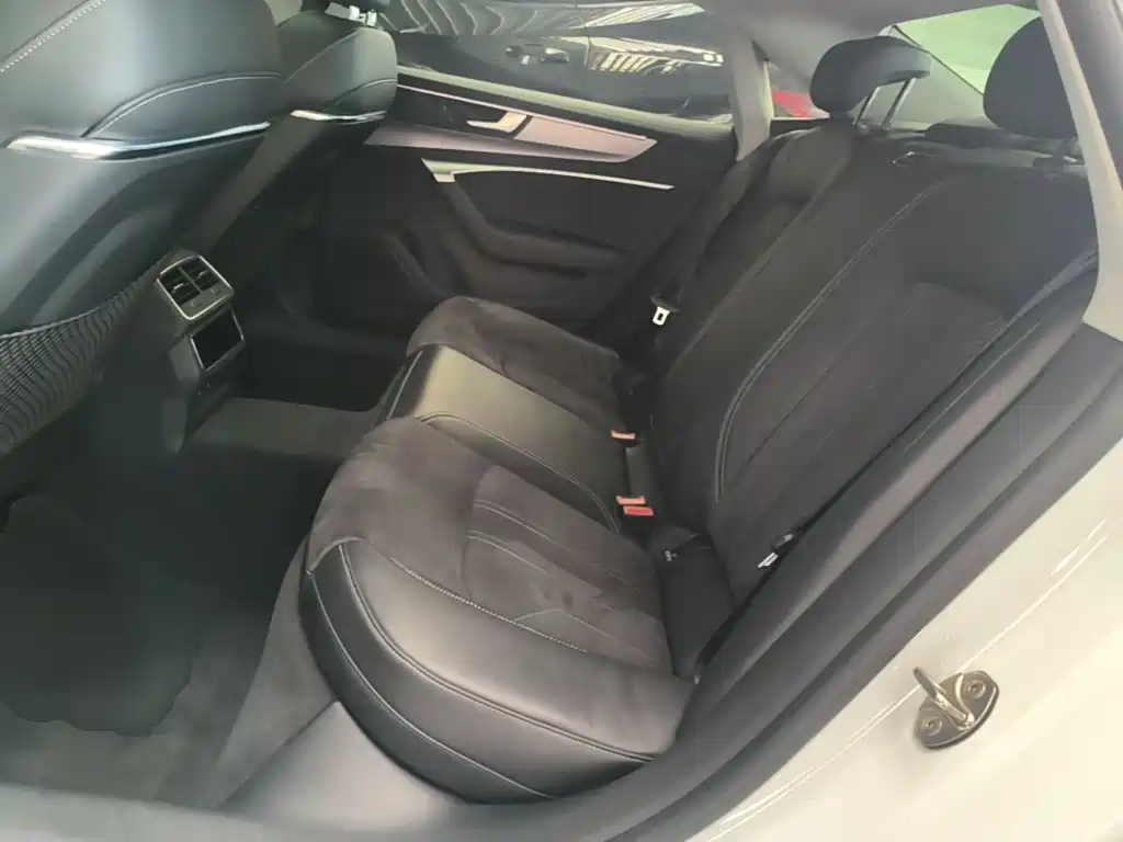 Audi A7L — миниатюра 17