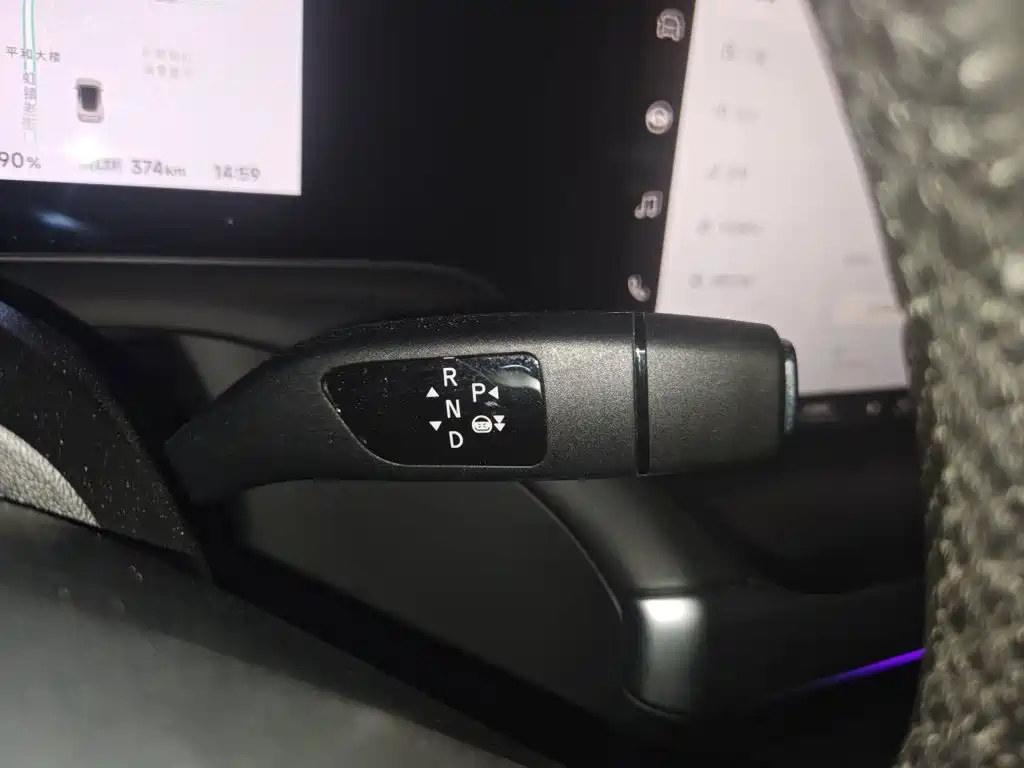 XPeng P7 — миниатюра 10