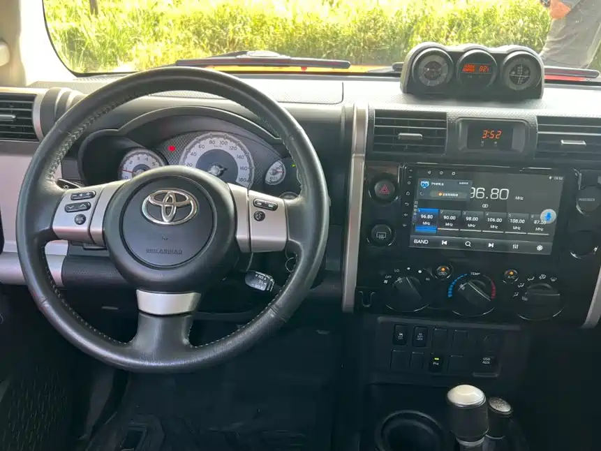 Toyota FJ Cruiser — миниатюра 9