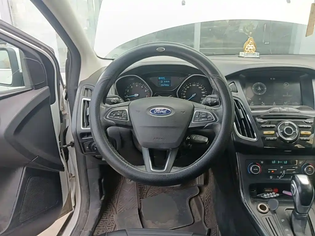Ford Focus — миниатюра 11