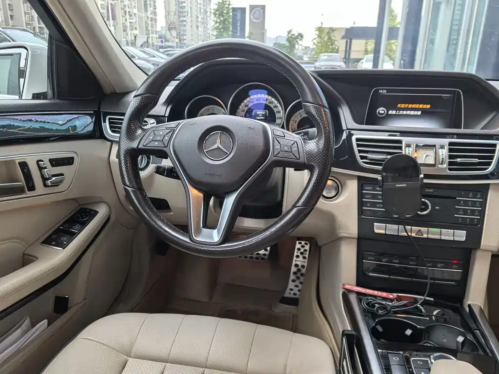 Mercedes-Benz E-Class — миниатюра 12