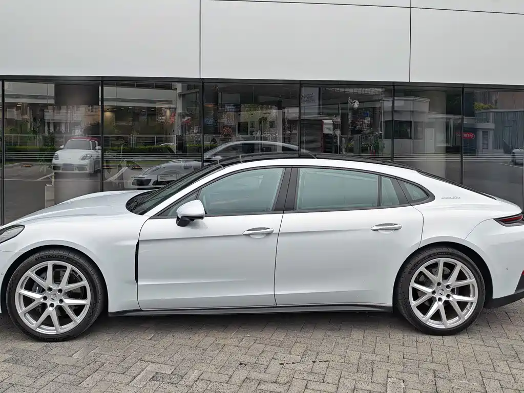 Porsche Panamera — миниатюра 6