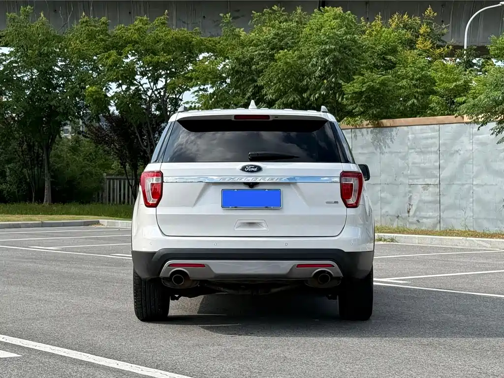 Ford Explorer (Import) — миниатюра 5
