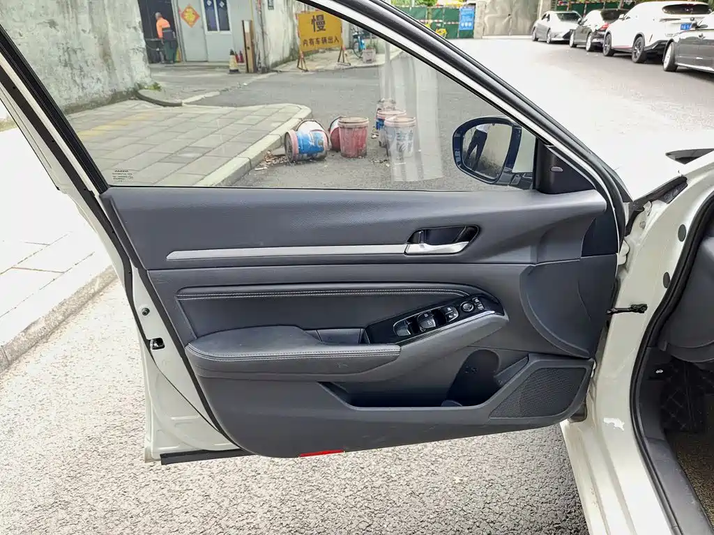 Nissan Teana — миниатюра 6
