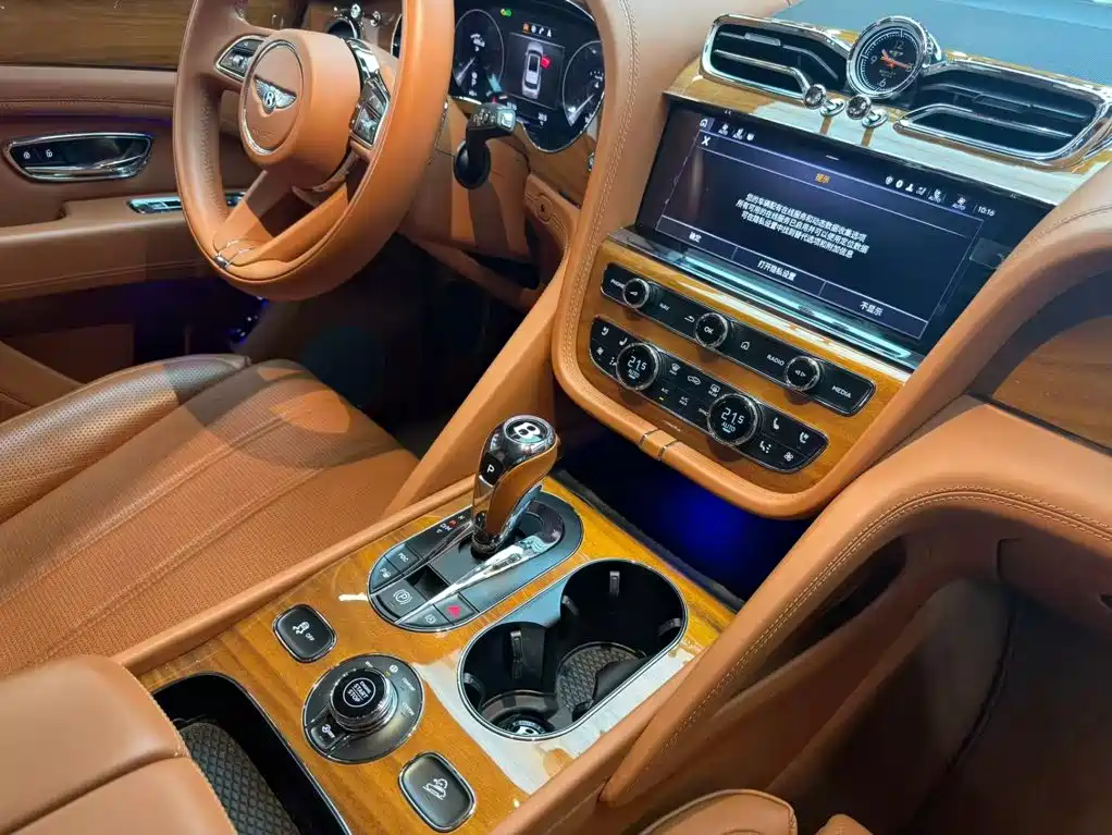 Bentley Bentayga — миниатюра 11