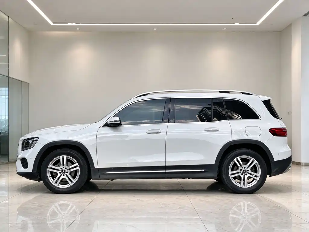 Mercedes-Benz GLB — миниатюра 8