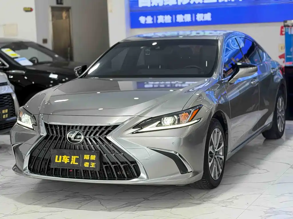 Lexus ES 2023
