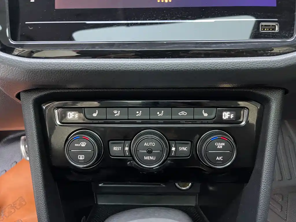 Volkswagen Tiguan L — миниатюра 17