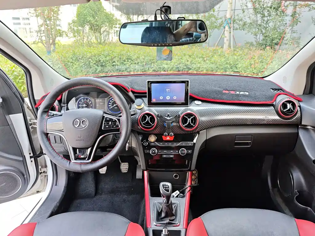 BAIC Senova X25 — миниатюра 10