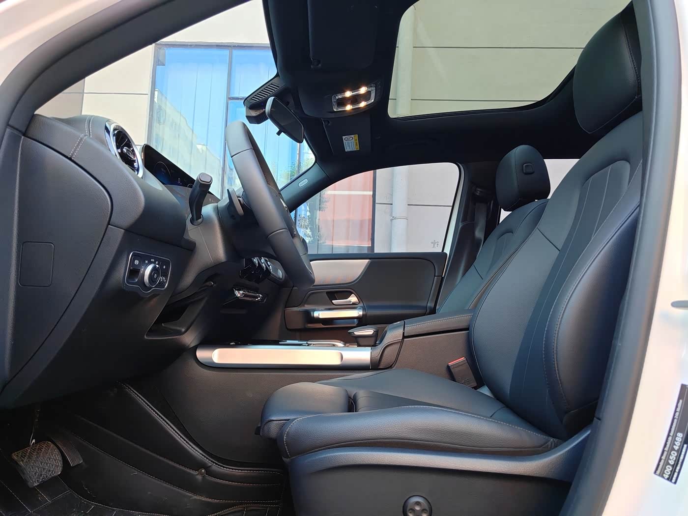 Mercedes-Benz GLB 1.3 л 2022 г. Белый, пробег 2200 км