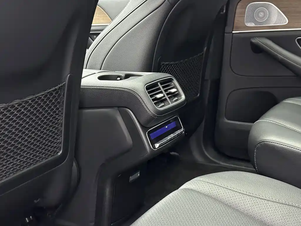 Mercedes-Benz GLS — миниатюра 18