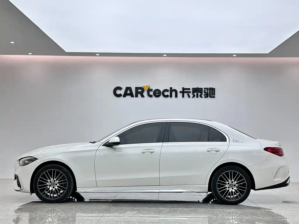 Mercedes-Benz C-Class — миниатюра 2