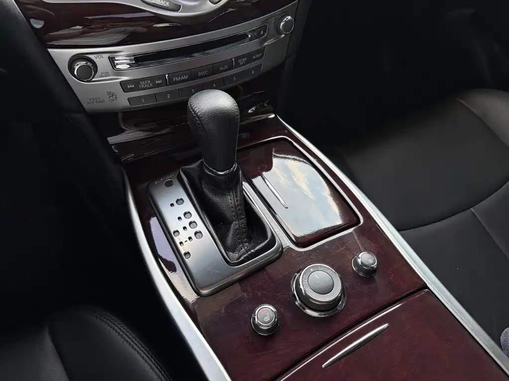 Infiniti Q70 — миниатюра 12