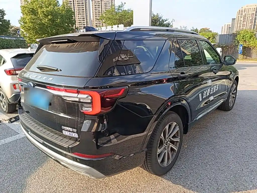 Ford Explorer — миниатюра 7
