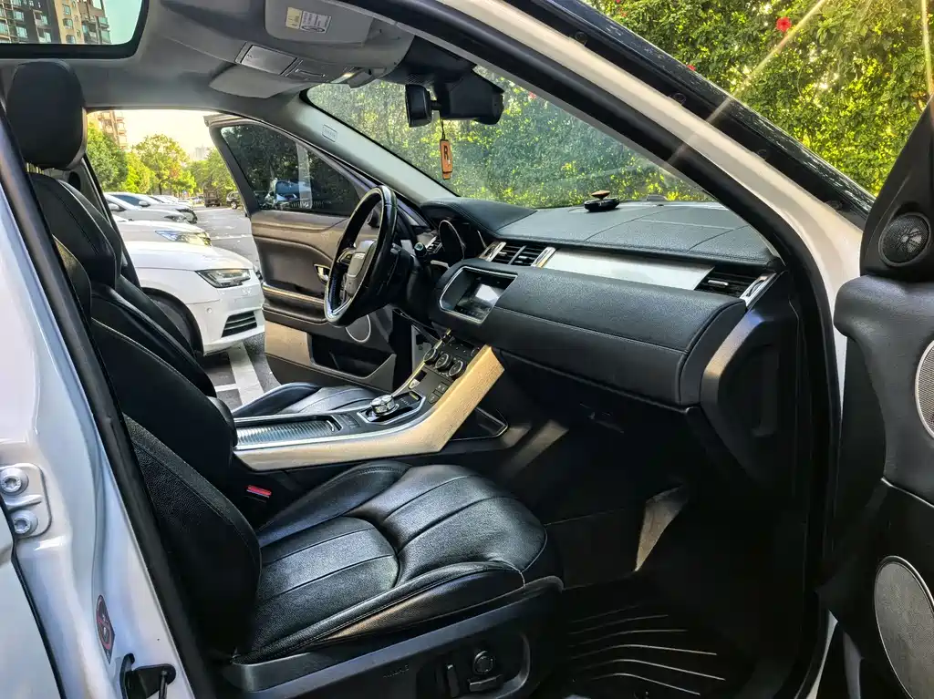 Land Rover Evoque — миниатюра 6