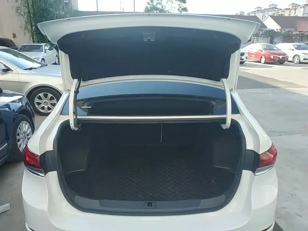 Buick Excelle — миниатюра 19