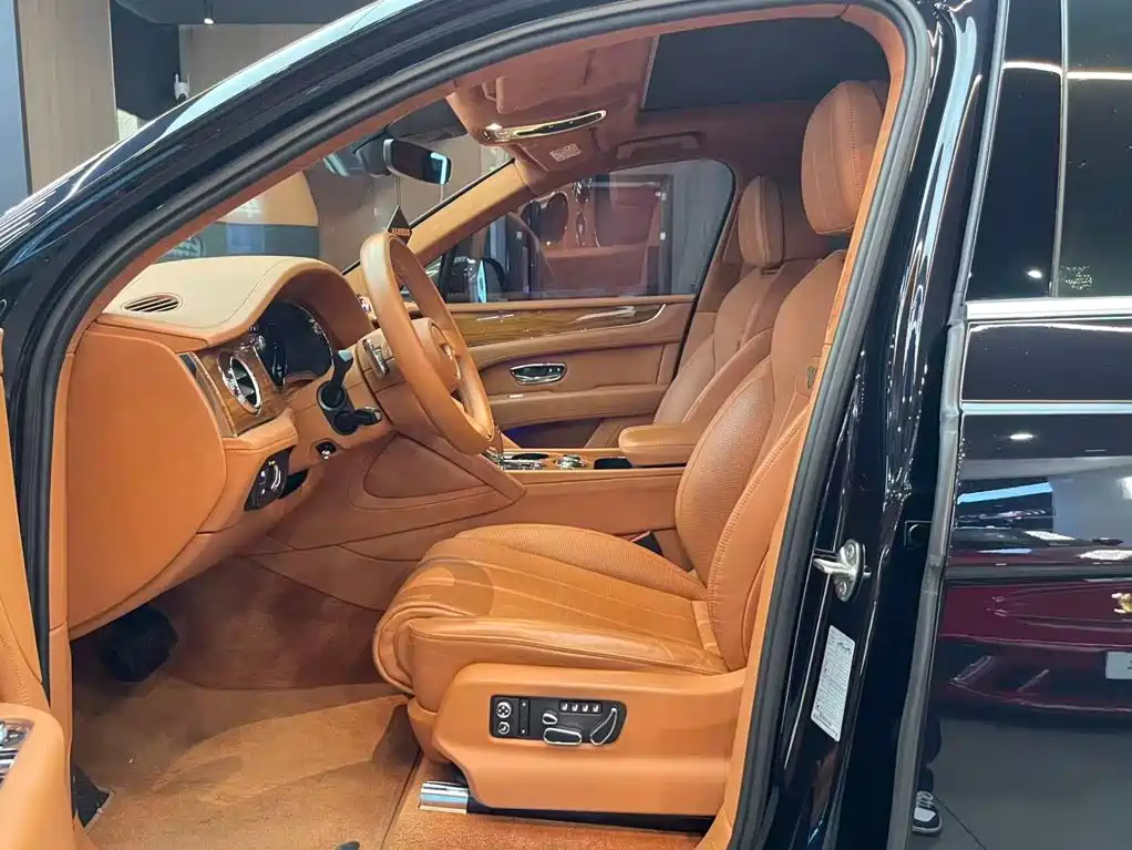 Bentley Bentayga — миниатюра 14