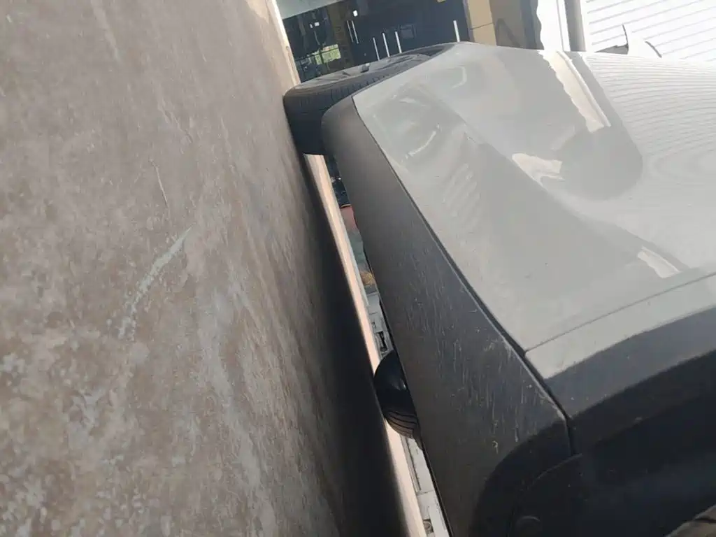 Tesla Model Y — миниатюра 21
