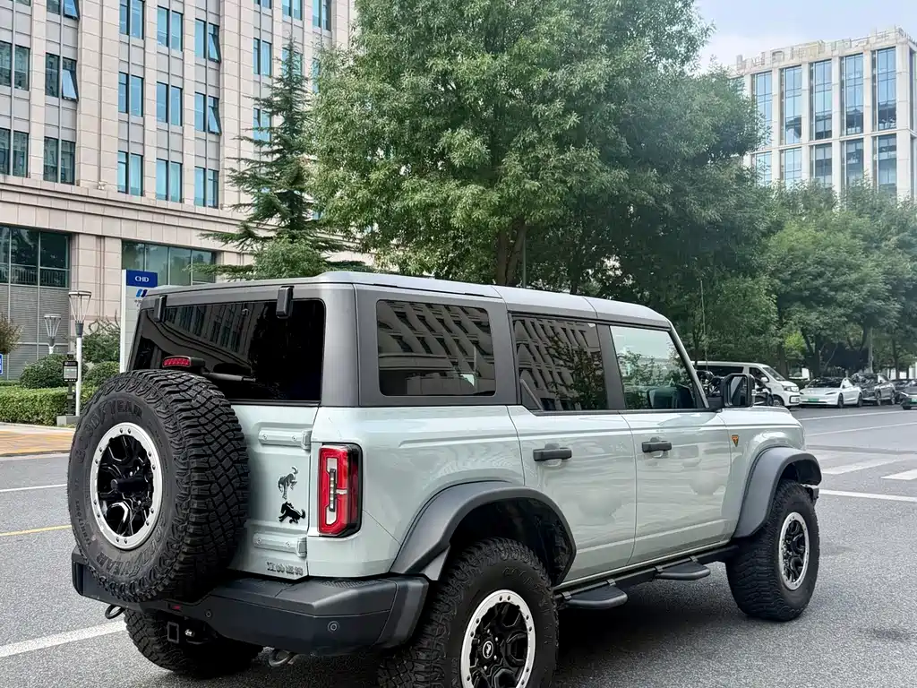 Ford Bronco — миниатюра 4