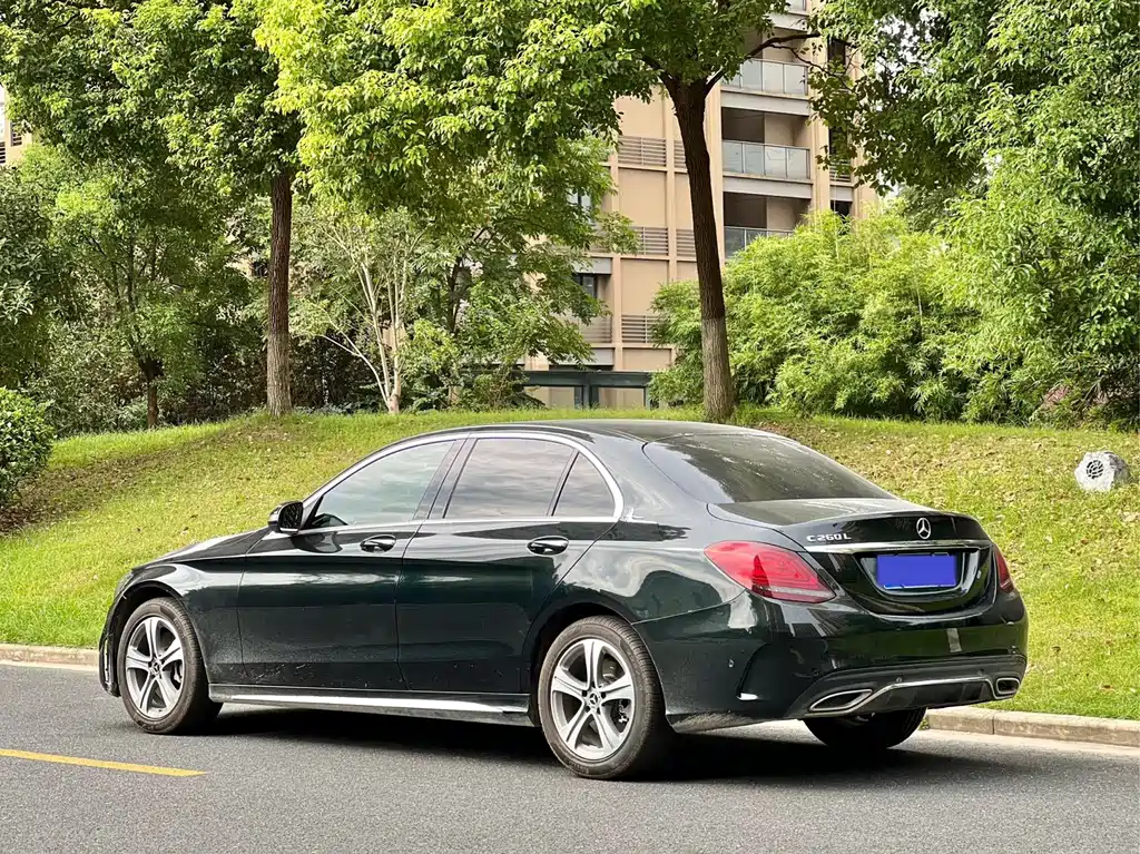 Mercedes-Benz C-Class — миниатюра 20