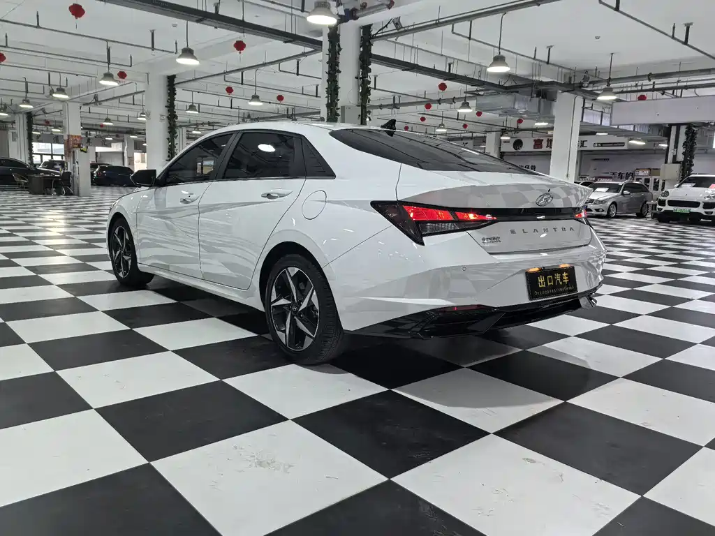 Hyundai Elantra — миниатюра 4