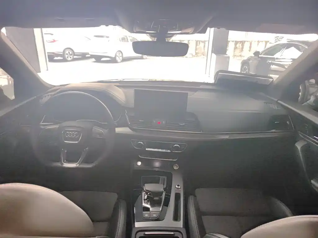 Audi Q5L Sportback — миниатюра 5