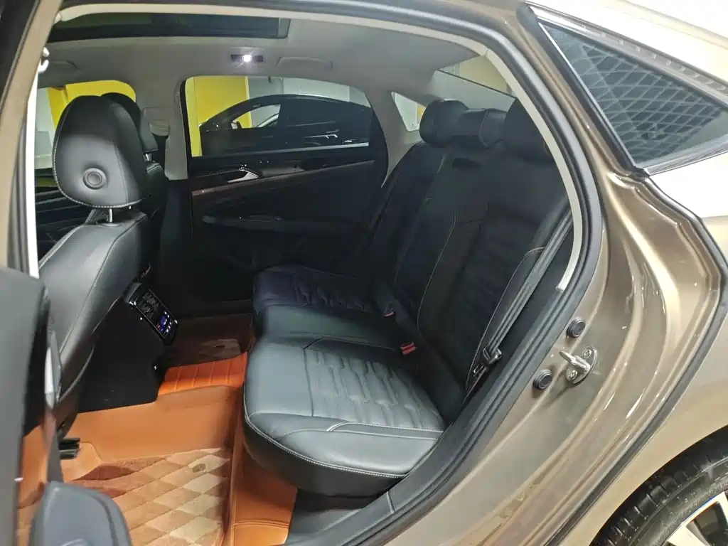 Volkswagen Passat — миниатюра 6