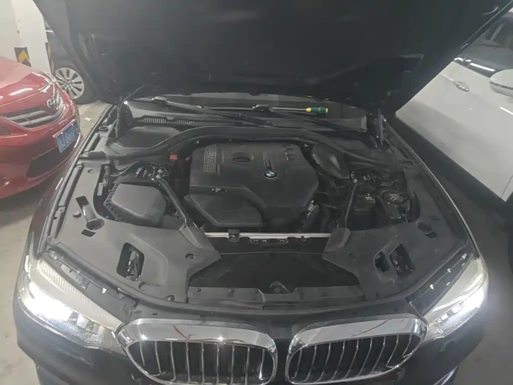 BMW 5 Series — миниатюра 20