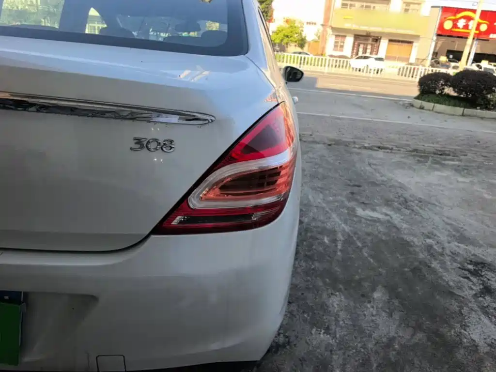 Peugeot 308 — миниатюра 8