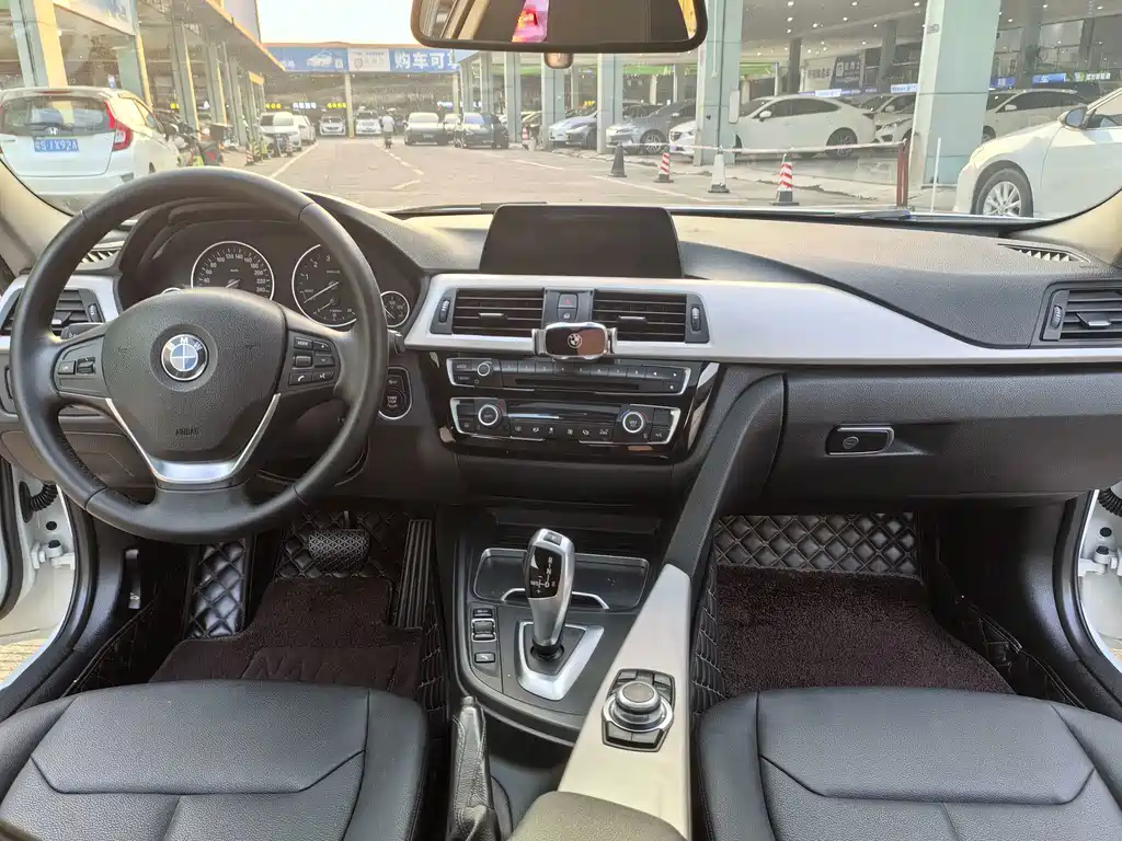BMW 3 Series — миниатюра 9