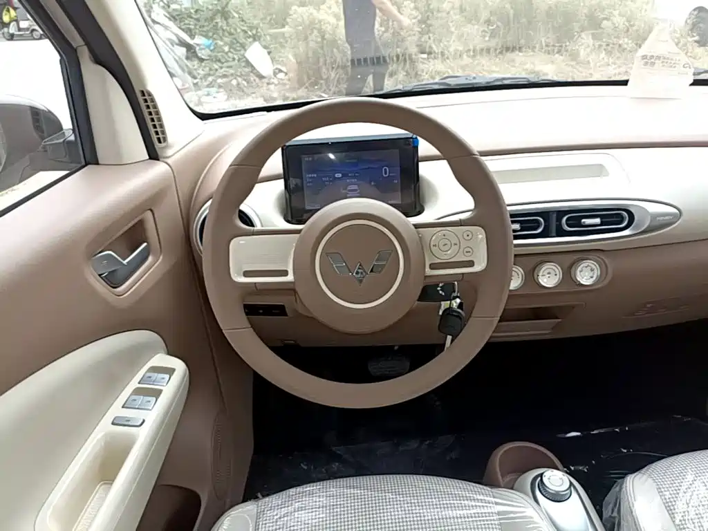 Wuling MINIEV — миниатюра 11
