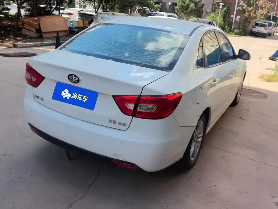 Bestune B30 — миниатюра 3