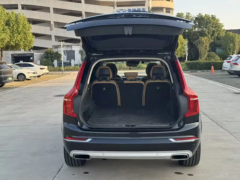 Volvo XC90 — миниатюра 9