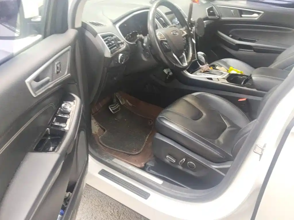 Ford Edge — миниатюра 12