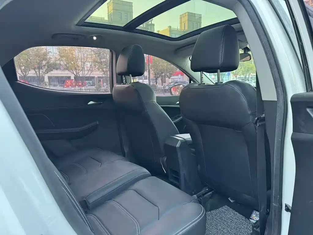 BYD Yuan EV — миниатюра 15