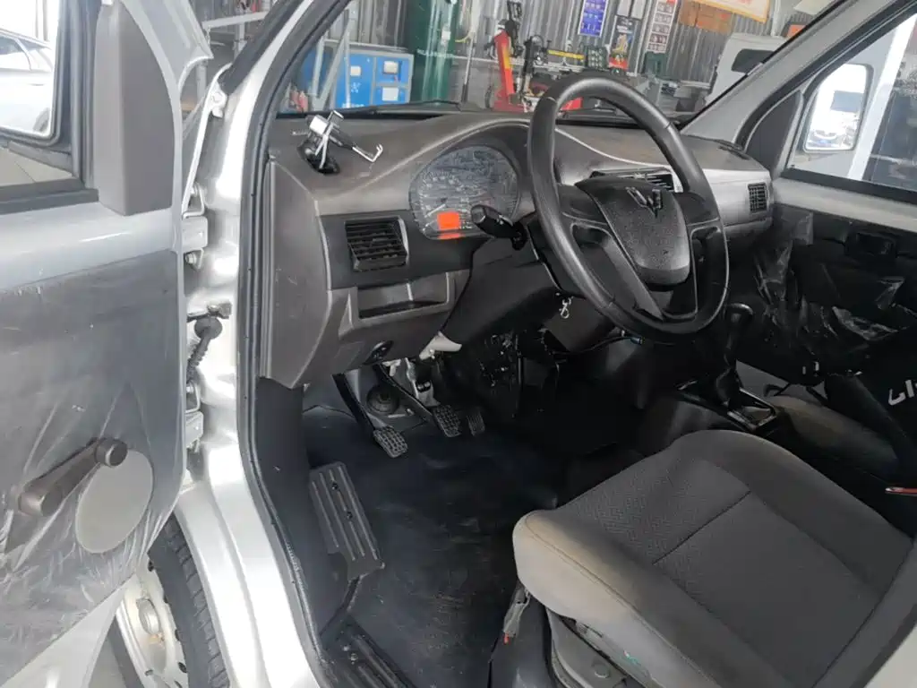 Wuling Rongguang Mini Truck — миниатюра 16