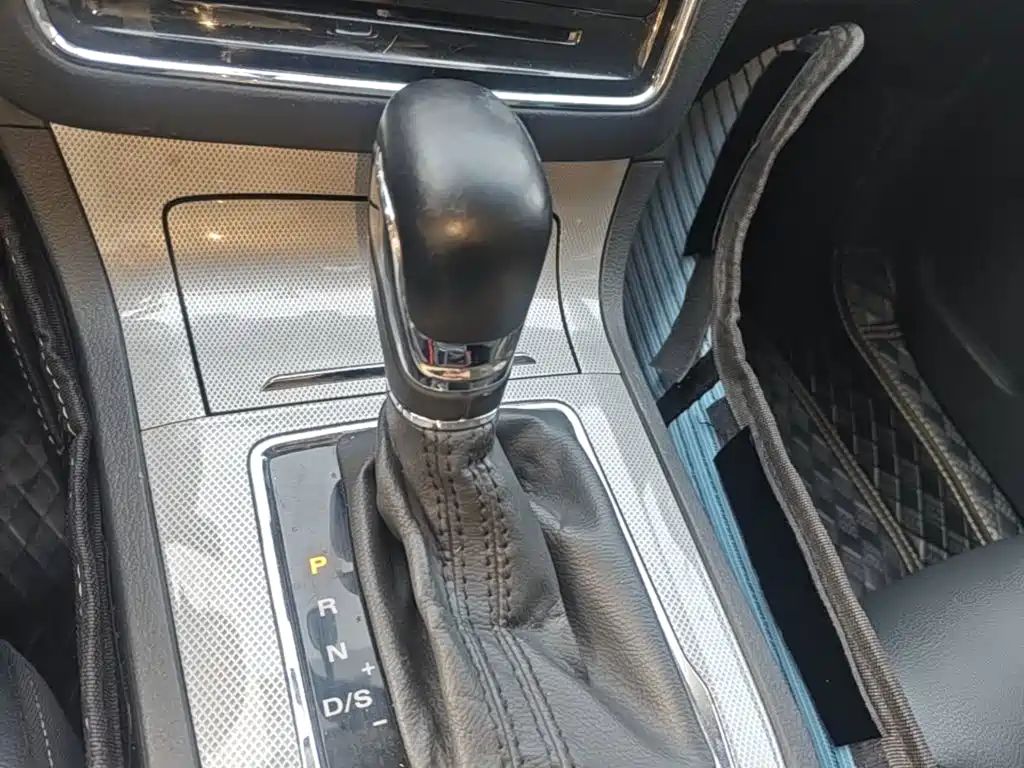 Roewe RX5 — миниатюра 14