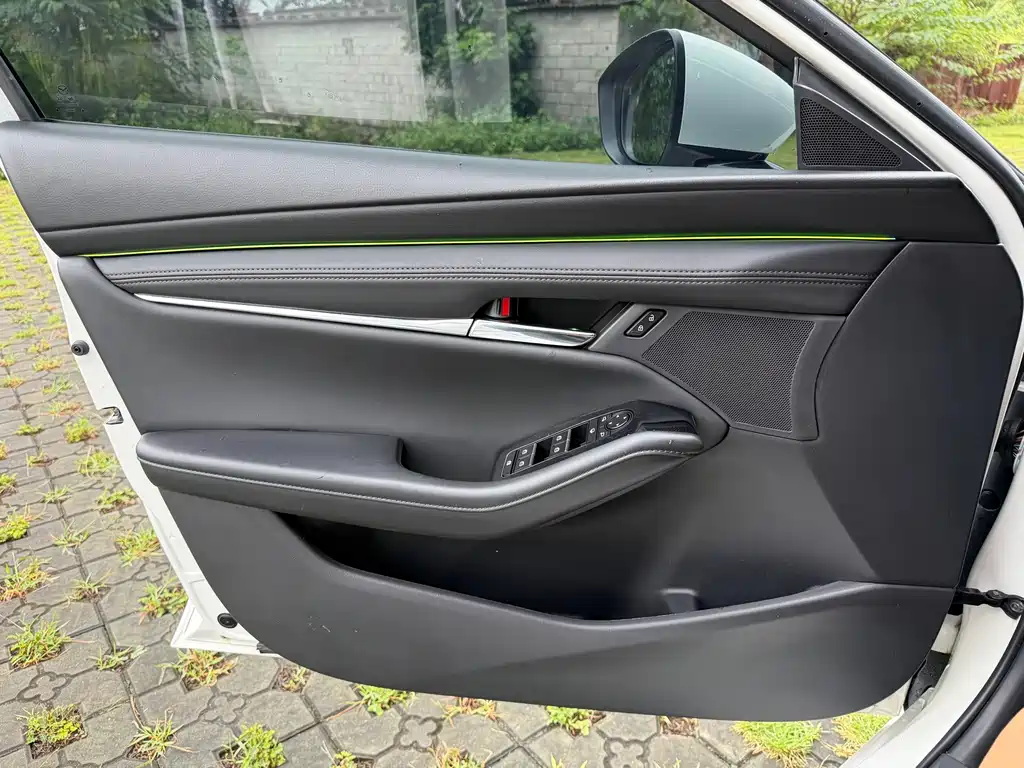Mazda 3 Axela — миниатюра 20