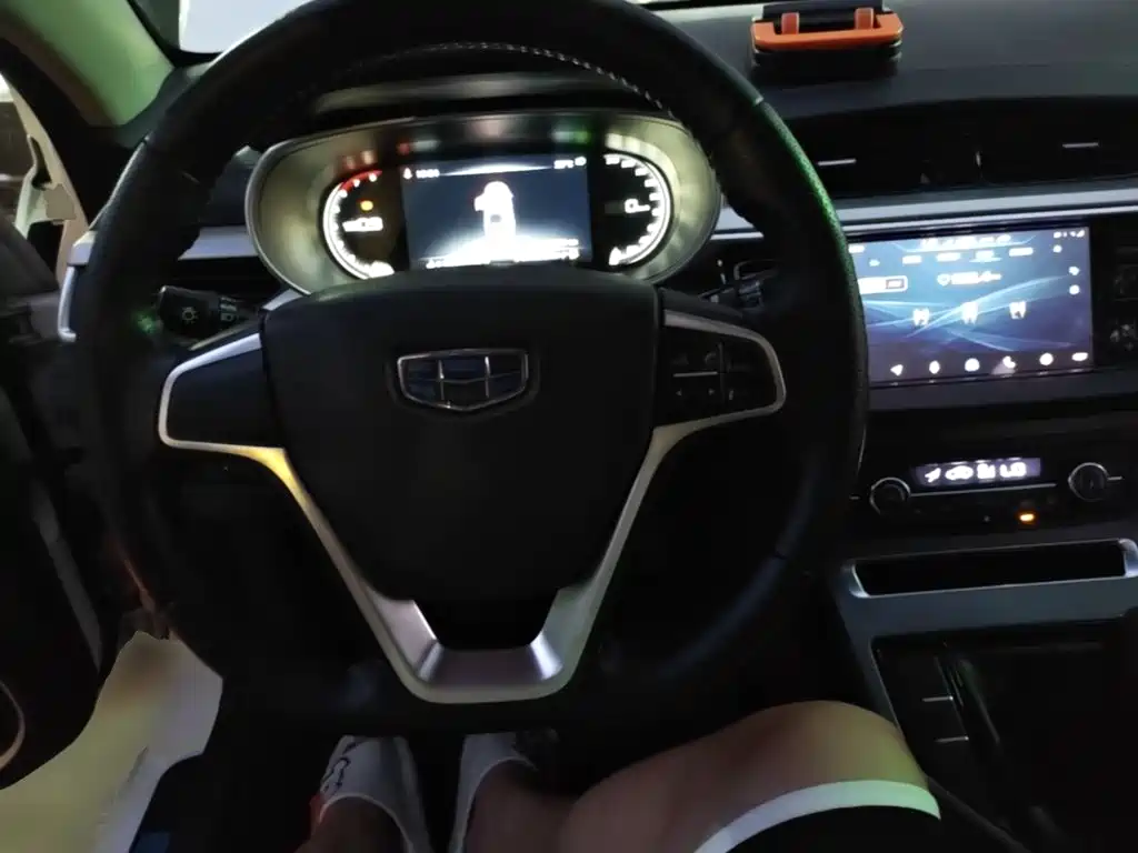 Geely Emgrand — миниатюра 10