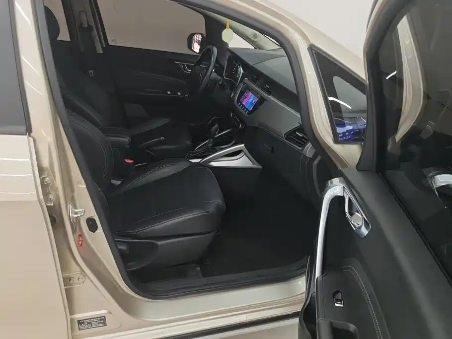 Geely Vision X3 — миниатюра 8