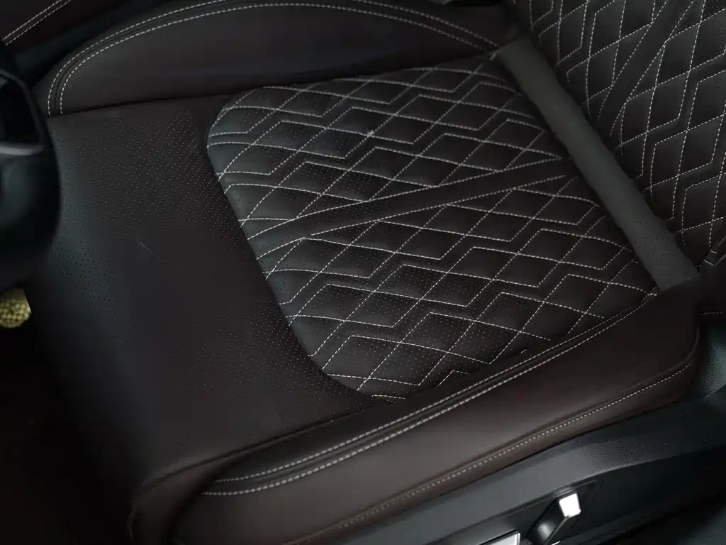 Audi A6L — миниатюра 10