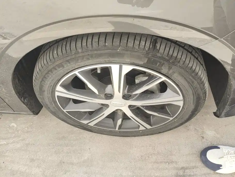 Geely Emgrand — миниатюра 6