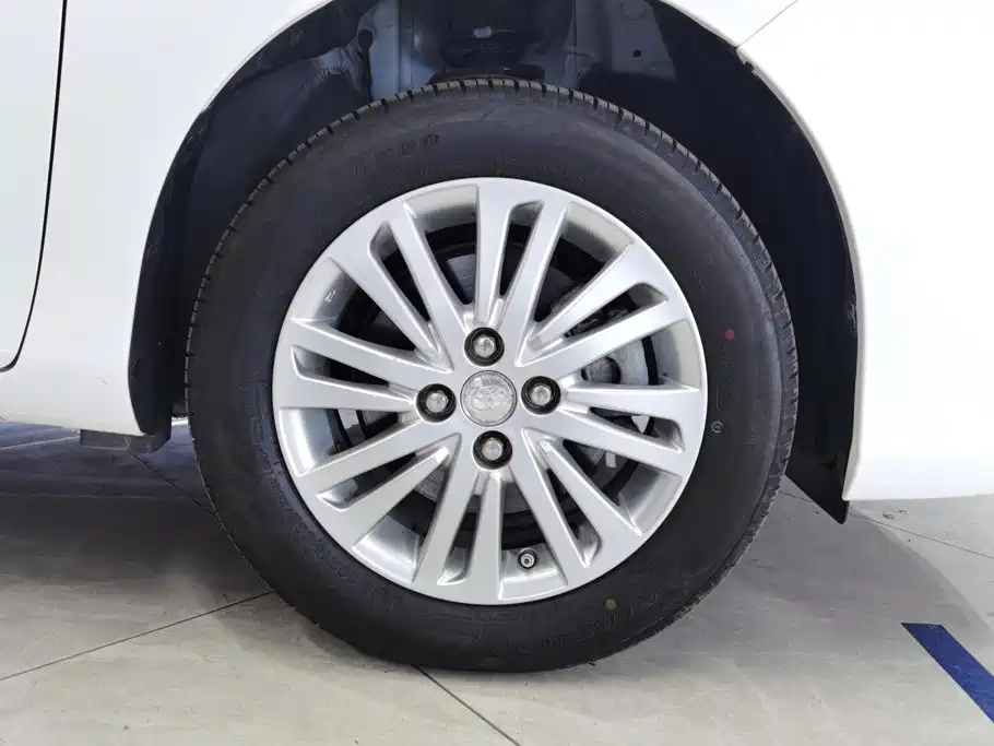 Toyota Yaris L — миниатюра 6