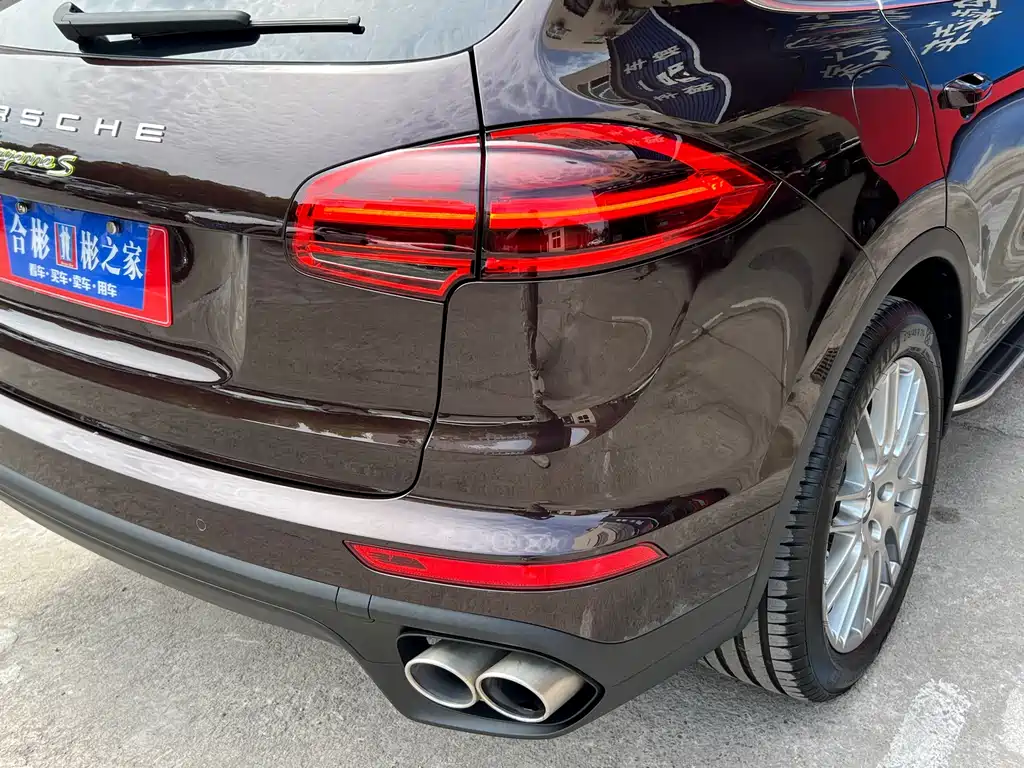 Porsche Cayenne Hybrid — миниатюра 9